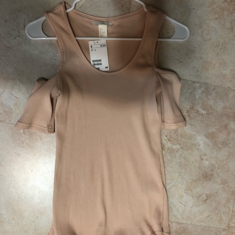 Open shoulder shirt
